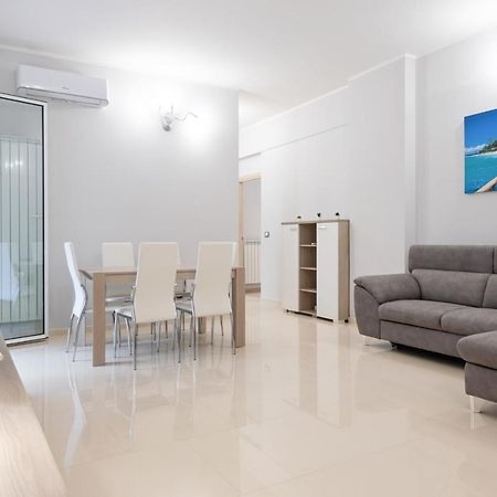 Modern Flat 250 Mt From The Sea - Albissola Marinaアパートメント エクステリア 写真