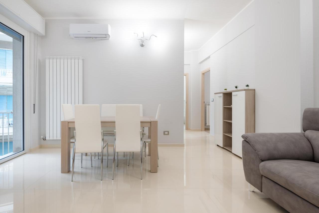 Modern Flat 250 Mt From The Sea - Albissola Marinaアパートメント エクステリア 写真