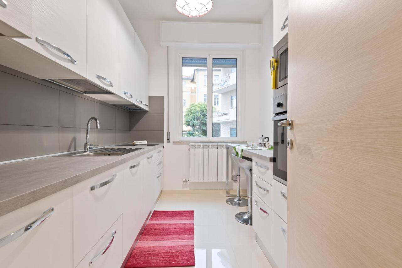 Modern Flat 250 Mt From The Sea - Albissola Marinaアパートメント エクステリア 写真