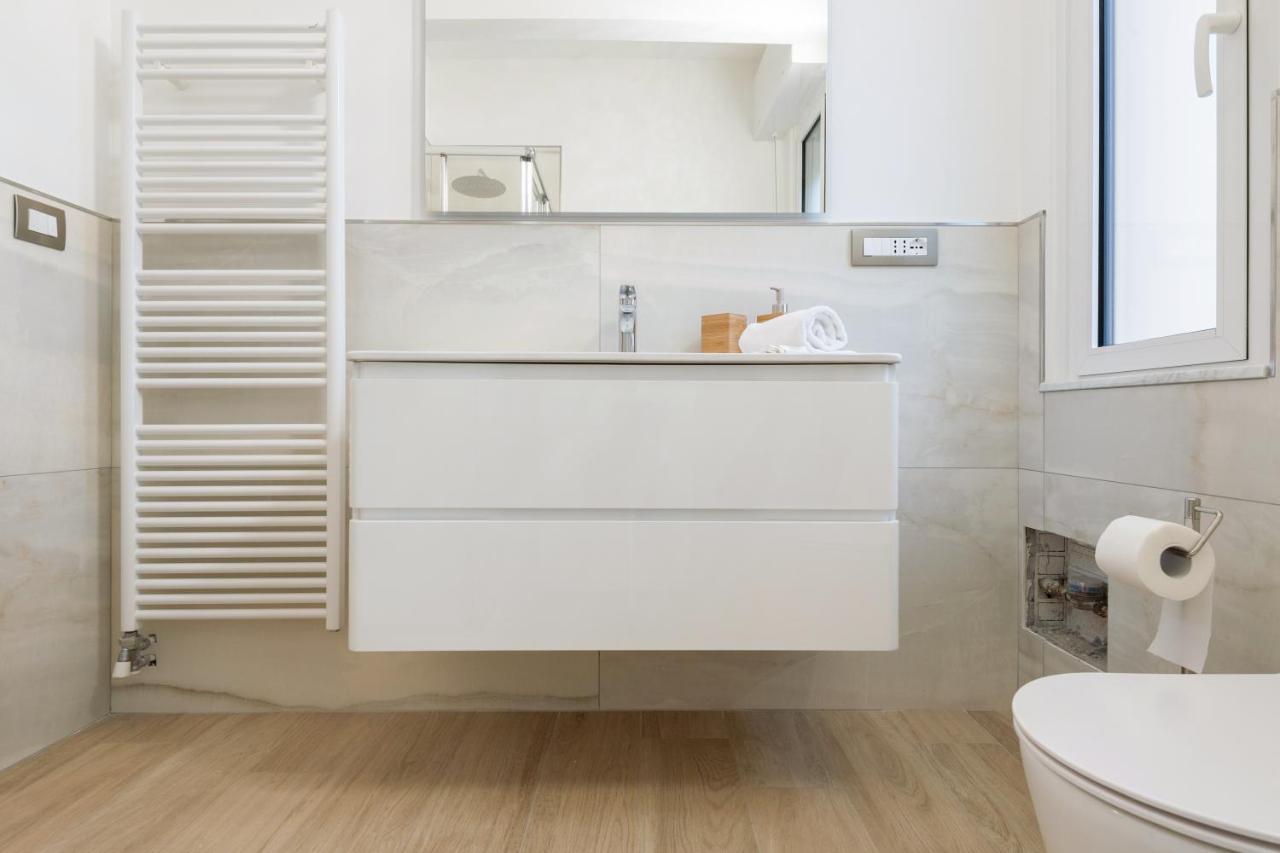 Modern Flat 250 Mt From The Sea - Albissola Marinaアパートメント エクステリア 写真